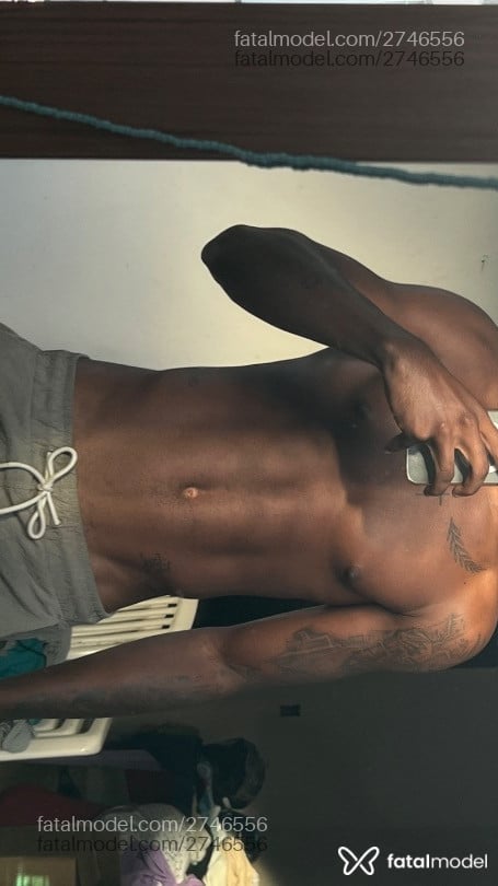 Acompanhante homem morena (o) de olhos castanhos em Porto Seguro - Vini Oliveira
