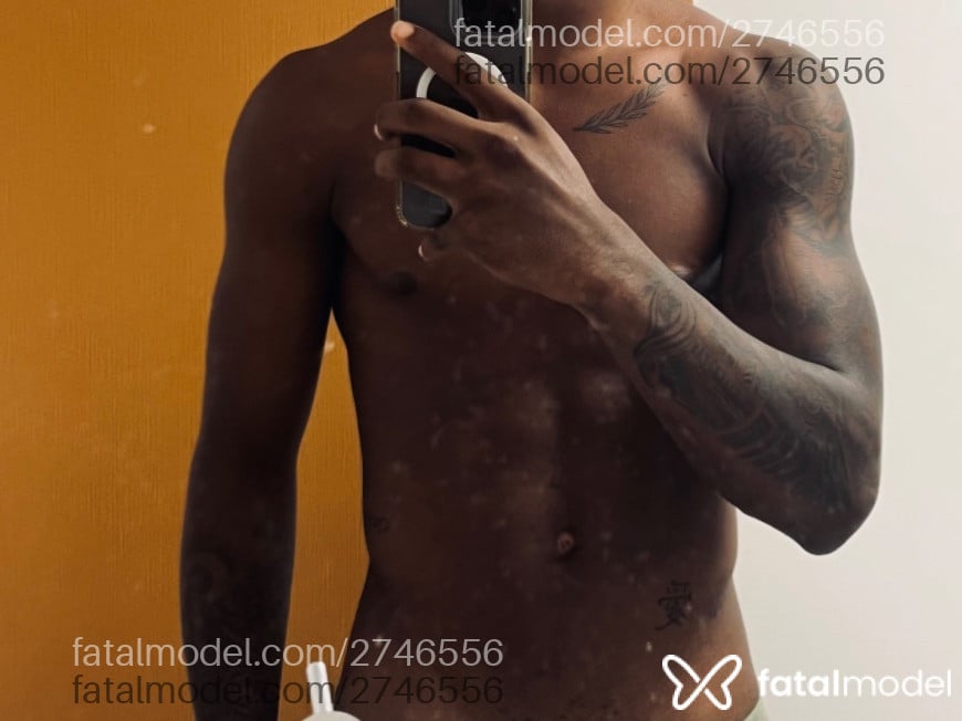 Acompanhante homem morena (o) de olhos castanhos em Porto Seguro Acompanhante homem morena (o) de olhos castanhos em Porto Seguro - Vini Oliveira