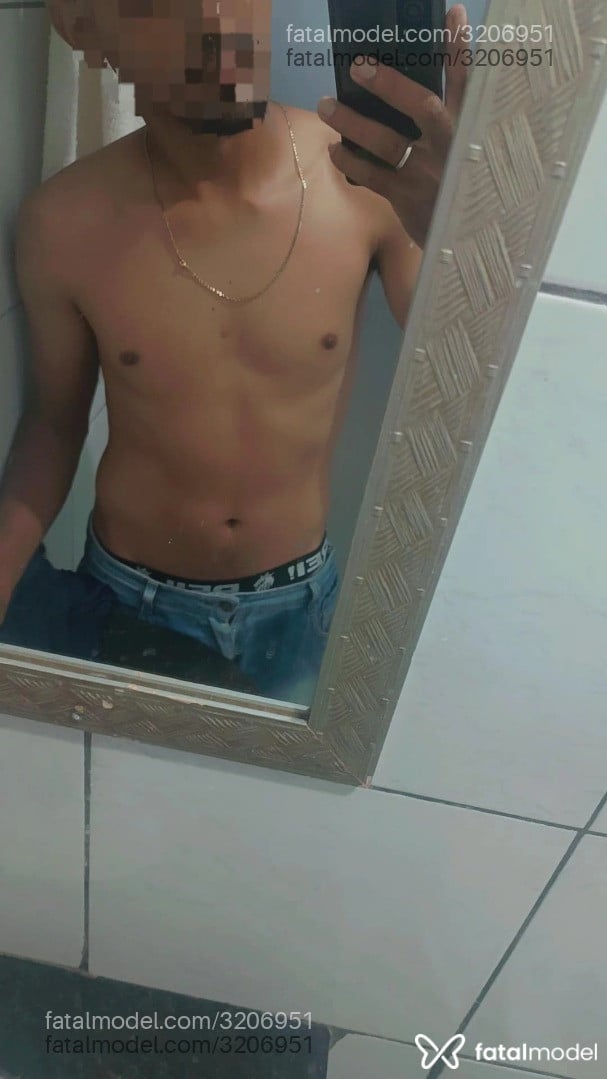 Acompanhante homem morena (o) de olhos castanhos em Palmas - Léo