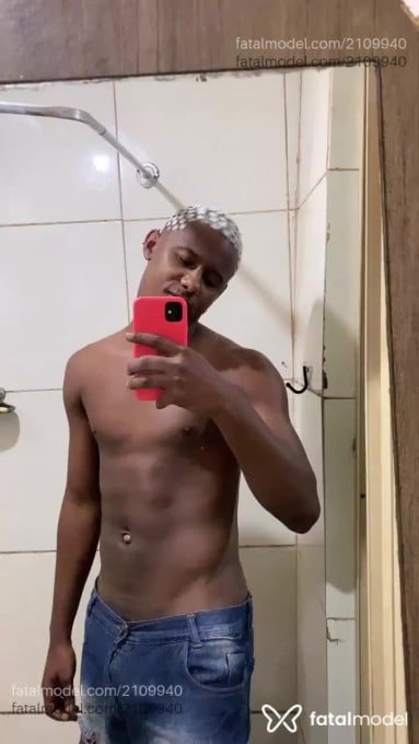 Acompanhante homem com cabelo castanho de olhos pretos em Rio de Janeiro - Smith