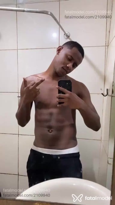 Acompanhante homem com cabelo castanho de olhos pretos em Rio de Janeiro - Smith