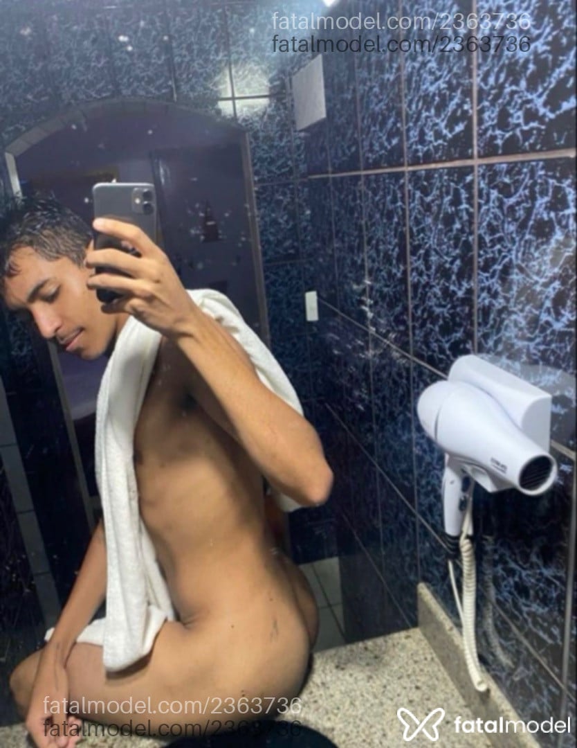 Acompanhante homem morena (o) de olhos mel em Uberaba - Victor