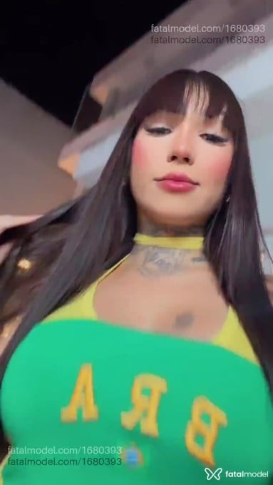 Acompanhante mulher morena (o) de olhos pretos em São Paulo Acompanhante mulher morena (o) de olhos pretos em São Paulo - Akira