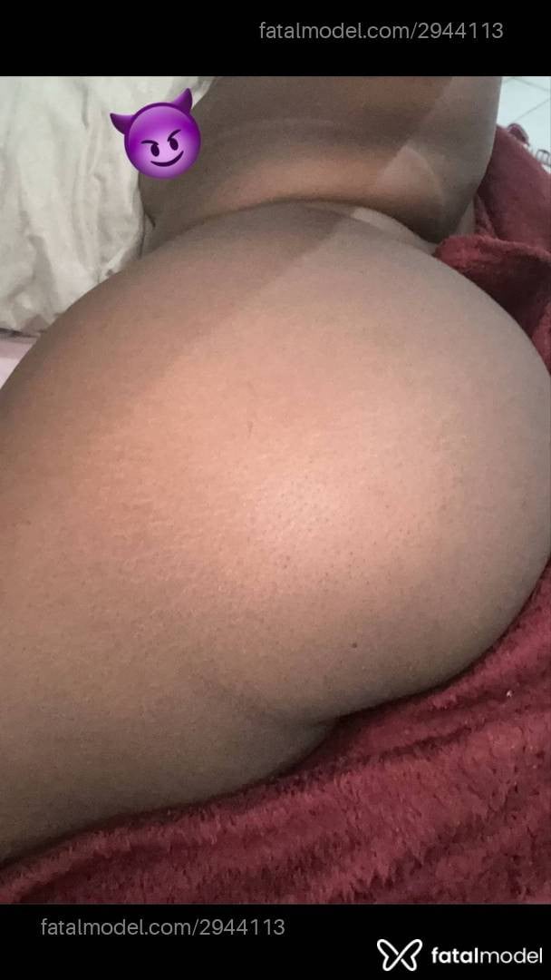 Acompanhante mulher morena (o) de olhos pretos - Yasmin Torres
