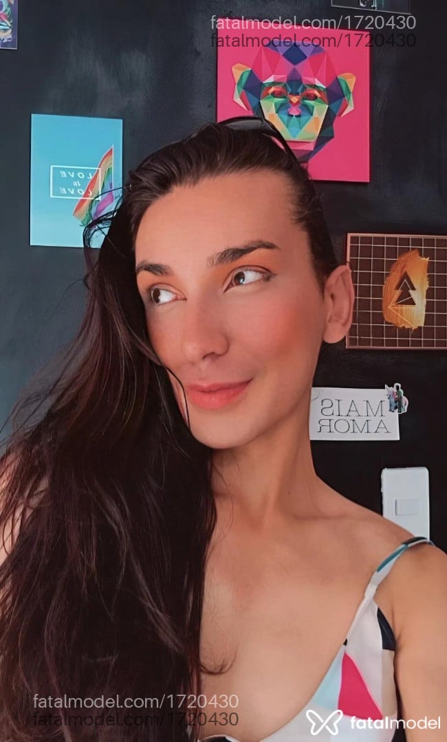 Acompanhante mulher trans morena (o) de olhos castanhos em São Gonçalo - Lua