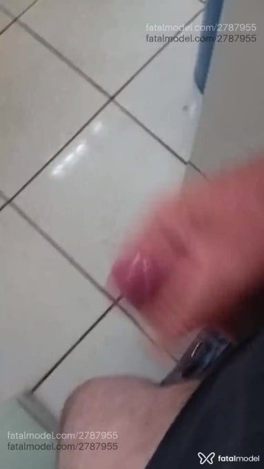 Acompanhante homem com cabelo castanho de olhos mel em Paracatu Acompanhante homem com cabelo castanho de olhos mel em Paracatu - Fernando