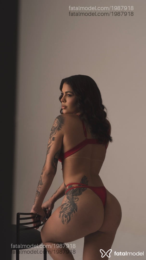 Acompanhante mulher com cabelo castanho de olhos castanhos - Maria Fernanda