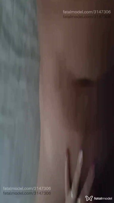 Acompanhante mulher com cabelo grisalho de olhos castanhos - Lorena