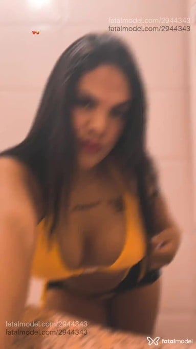 Acompanhante mulher morena (o) de olhos pretos em Balneário Camboriú - Samie Berreni