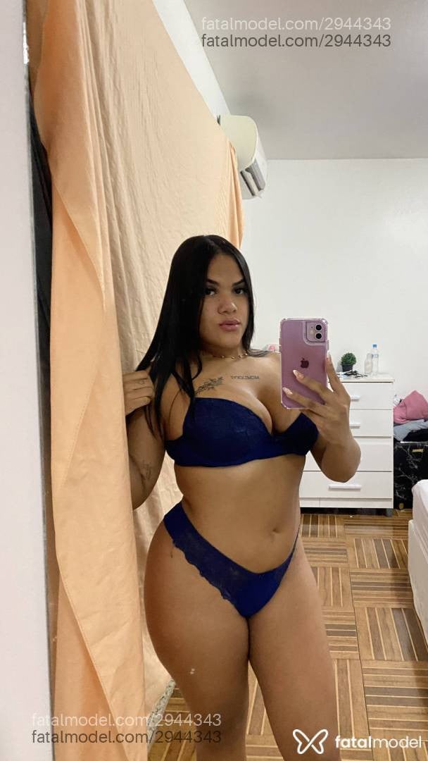 Acompanhante mulher morena (o) de olhos pretos em Balneário Camboriú - Samie Berreni