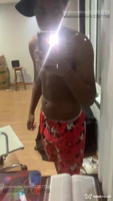 Acompanhante homem morena (o) de olhos pretos em Caxias do Sul Acompanhante homem morena (o) de olhos pretos em Caxias do Sul - Pretinhogstso