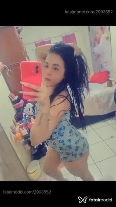 Acompanhante mulher com cabelo castanho de olhos castanhos - Morena