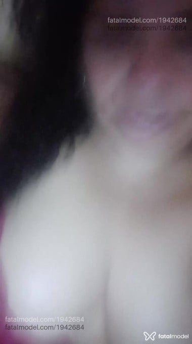 Acompanhante mulher morena (o) de olhos verdes - Milinha
