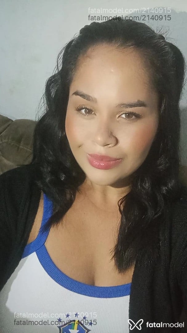 Acompanhante mulher com cabelo castanho de olhos mel em Fronteira - Kathyllenne