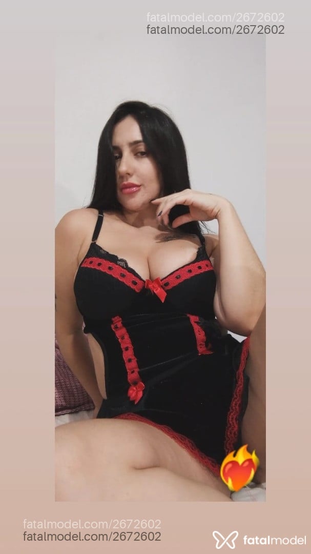 Acompanhante mulher com cabelo castanho de olhos mel em Virtual - Heloísa