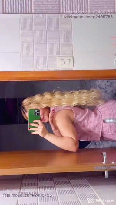 Acompanhante mulher loira (o) de olhos castanhos em Goiânia Acompanhante mulher loira (o) de olhos castanhos em Goiânia - Angela Gues