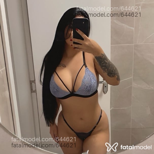 Acompanhante mulher com cabelo castanho de olhos castanhos em Paranaguá - Julia