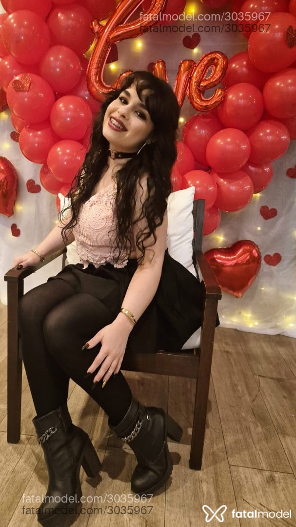 Acompanhante mulher morena (o) de olhos mel - Larissa Acompanhante mulher morena (o) de olhos mel - Larissa