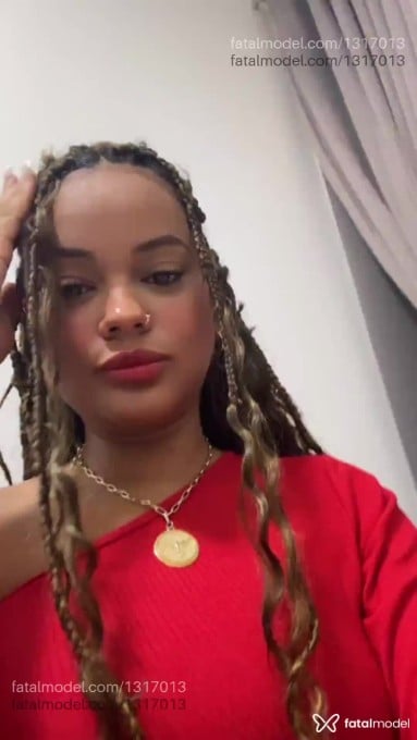 Acompanhante mulher com cabelo castanho de olhos castanhos em Aparecida de Goiânia Acompanhante mulher com cabelo castanho de olhos castanhos em Aparecida de Goiânia - Safira Miller