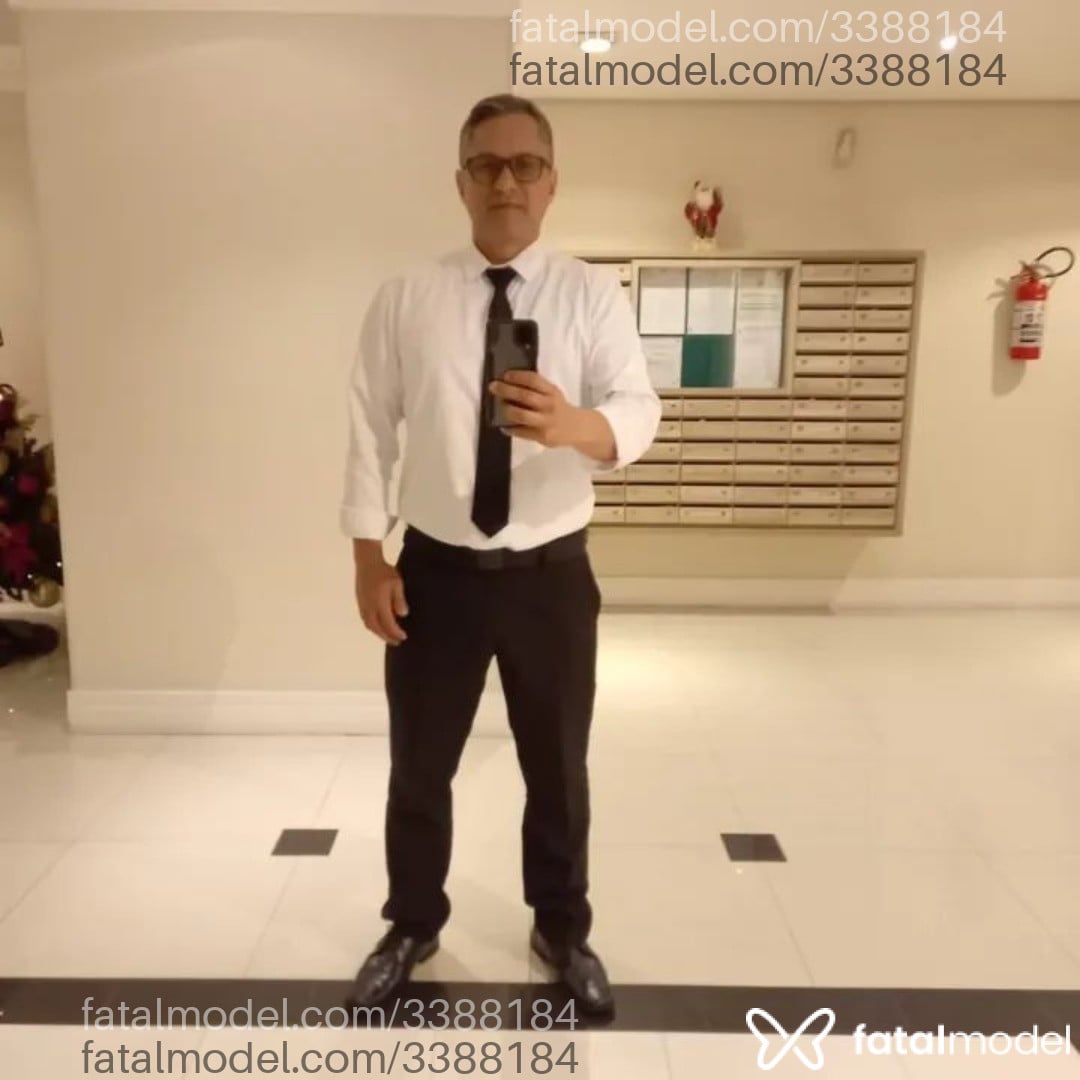 Acompanhante homem com cabelo castanho de olhos castanhos em Florianópolis - Zayd Corrêa