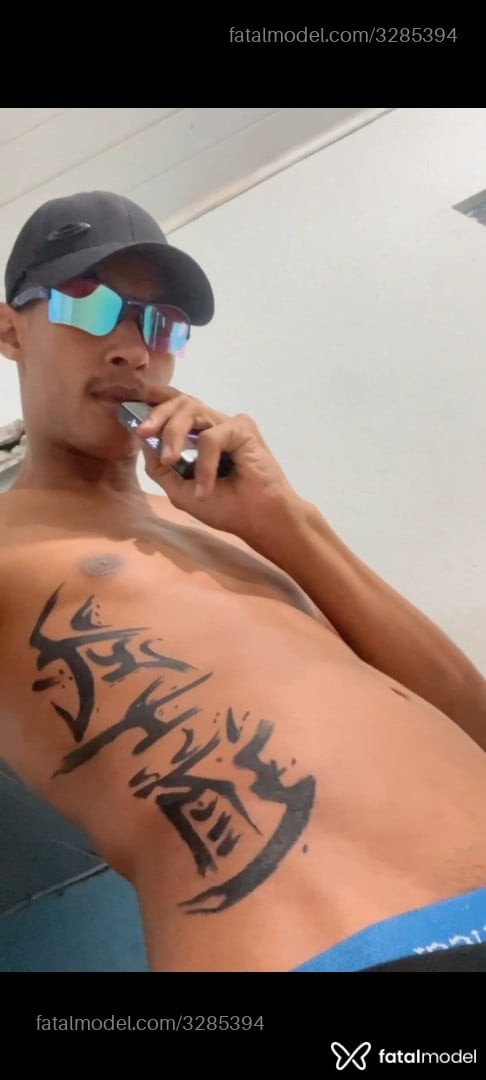 Acompanhante homem com cabelo castanho de olhos castanhos - Gustavo Acompanhante homem com cabelo castanho de olhos castanhos - Gustavo