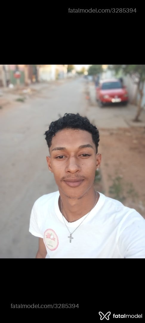 Acompanhante homem com cabelo castanho de olhos castanhos - Gustavo Acompanhante homem com cabelo castanho de olhos castanhos - Gustavo