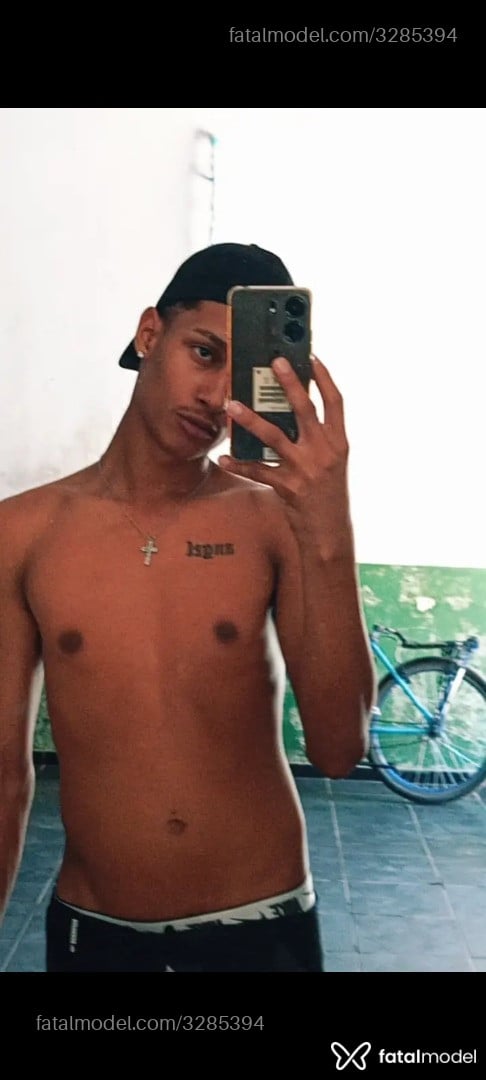 Acompanhante homem com cabelo castanho de olhos castanhos - Gustavo Acompanhante homem com cabelo castanho de olhos castanhos - Gustavo
