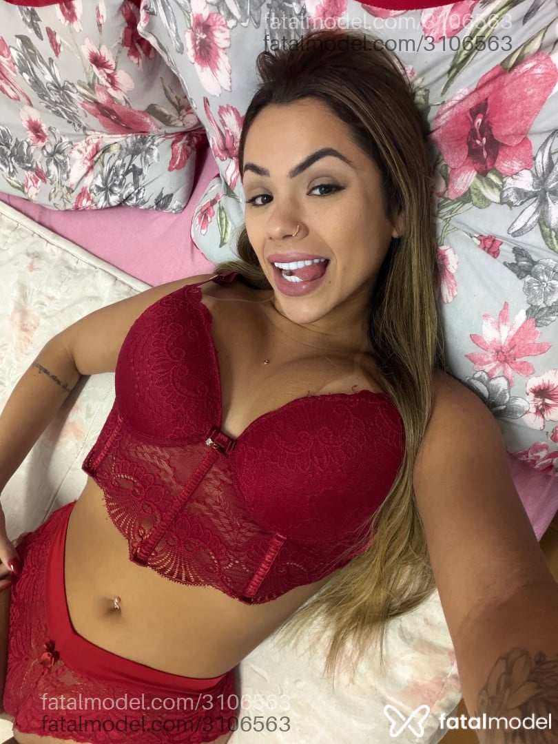 Acompanhante mulher loira (o) de olhos mel em São José dos Campos - Maya Santorini