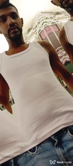 Acompanhante homem morena (o) de olhos pretos - Vinni Rocha Acompanhante homem morena (o) de olhos pretos - Vinni Rocha