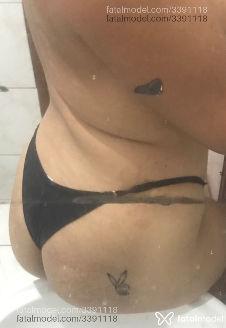 Acompanhante mulher trans com cabelo castanho de olhos castanhos em Juazeiro - Vitórya