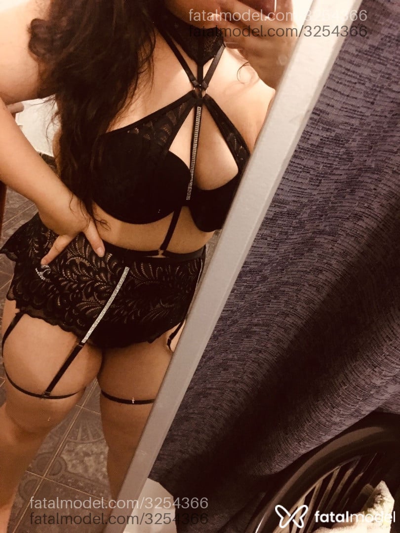 Acompanhante mulher morena (o) de olhos castanhos em São Paulo Acompanhante mulher morena (o) de olhos castanhos em São Paulo - Pammmm