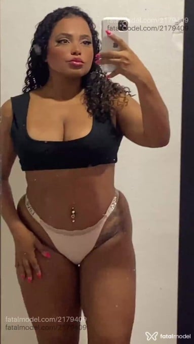 Acompanhante mulher morena (o) de olhos castanhos em Rio de Janeiro - Vic