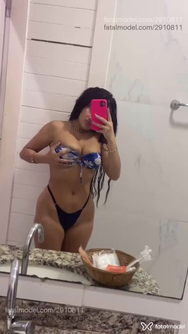 Acompanhante mulher com cabelo castanho de olhos verdes em Santa Inês - Débora Silva