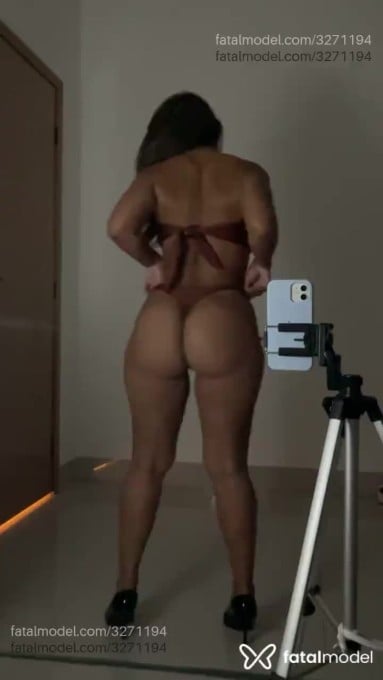 Acompanhante mulher morena (o) de olhos mel em Goiânia - Pietra