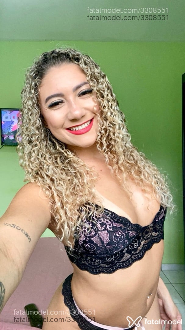 Acompanhante mulher loira (o) de olhos castanhos em Nova Iguaçu Acompanhante mulher loira (o) de olhos castanhos em Nova Iguaçu - Luana Silva
