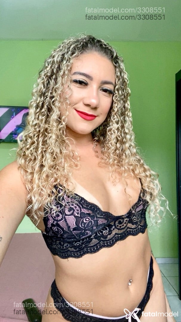 Acompanhante mulher loira (o) de olhos castanhos em Nova Iguaçu - Maria