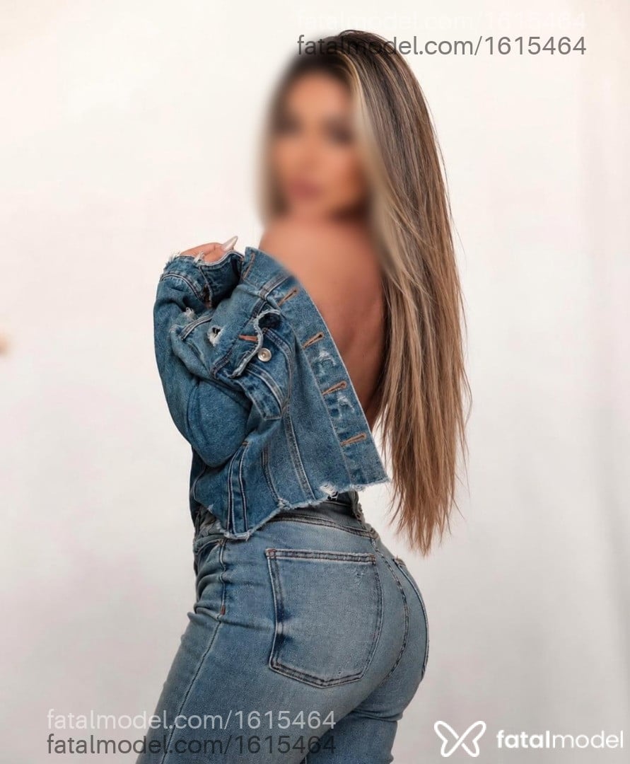 Acompanhante mulher loira (o) de olhos castanhos em Mogi Guaçu - Sah Becker