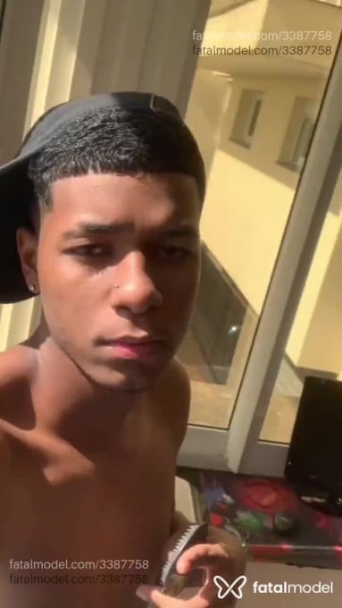 Acompanhante homem morena (o) de olhos pretos em Caxias do Sul Acompanhante homem morena (o) de olhos pretos em Caxias do Sul - Pretinhogstso