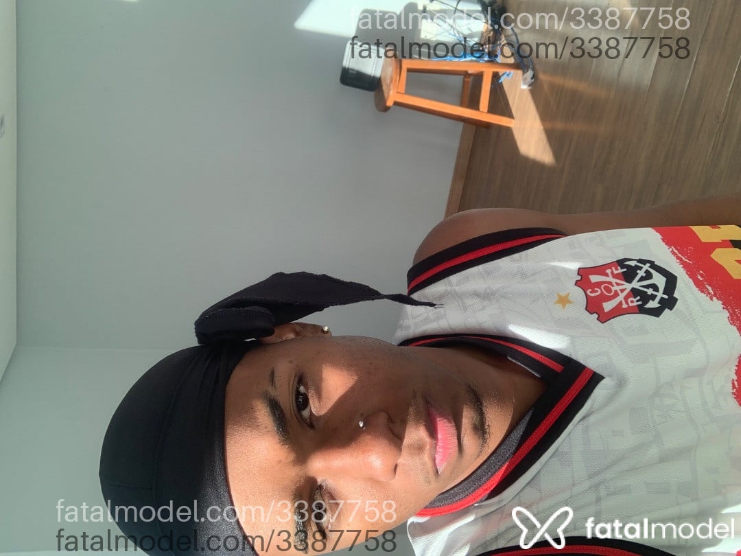 Acompanhante homem morena (o) de olhos pretos em Caxias do Sul Acompanhante homem morena (o) de olhos pretos em Caxias do Sul - Pretinhogstso