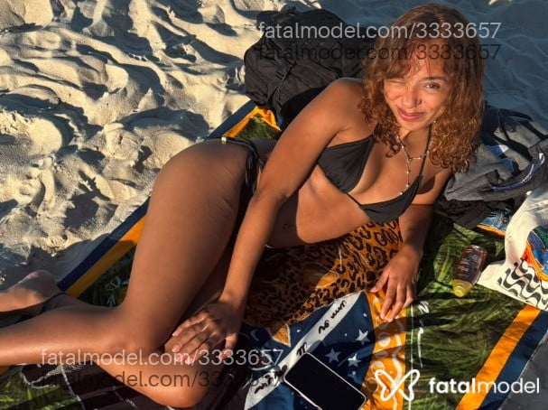 Acompanhante mulher com cabelo colorido de olhos castanhos em Rio de Janeiro - Angel
