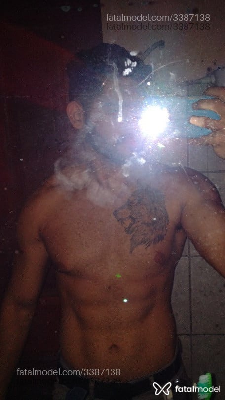 Acompanhante homem morena (o) de olhos pretos em Belém - Carlos