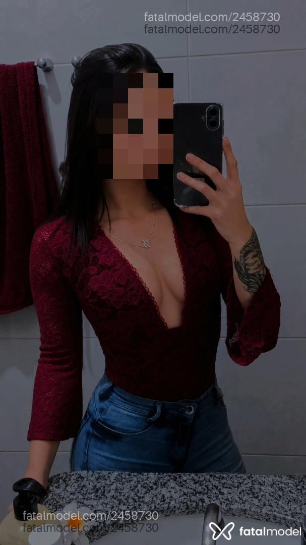 Acompanhante mulher com cabelo castanho de olhos castanhos - Jade Mariano