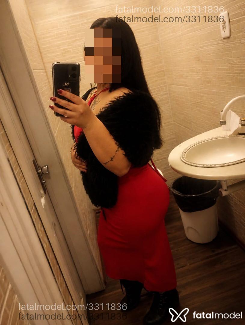 Acompanhante mulher com cabelo castanho de olhos castanhos em Rio Grande Acompanhante mulher com cabelo castanho de olhos castanhos em Rio Grande - Carolina