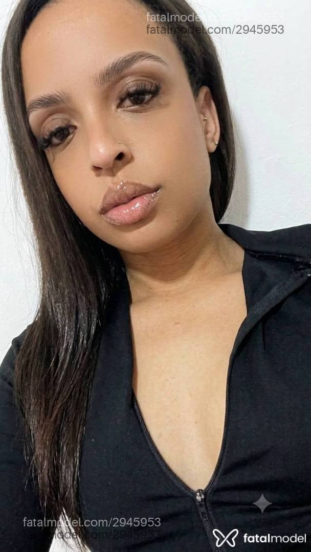Acompanhante mulher com cabelo castanho de olhos castanhos - Olivia