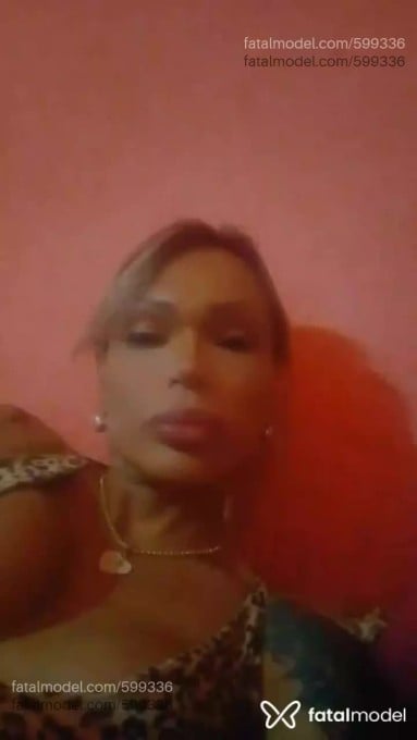 Acompanhante mulher trans loira (o) de olhos castanhos em Valparaíso de Goiás Acompanhante mulher trans loira (o) de olhos castanhos em Valparaíso de Goiás - Camilla