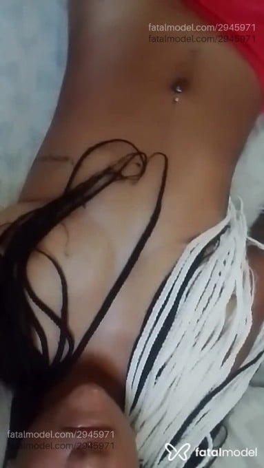 Acompanhante mulher com cabelo colorido de olhos pretos em Porto Alegre - ágata