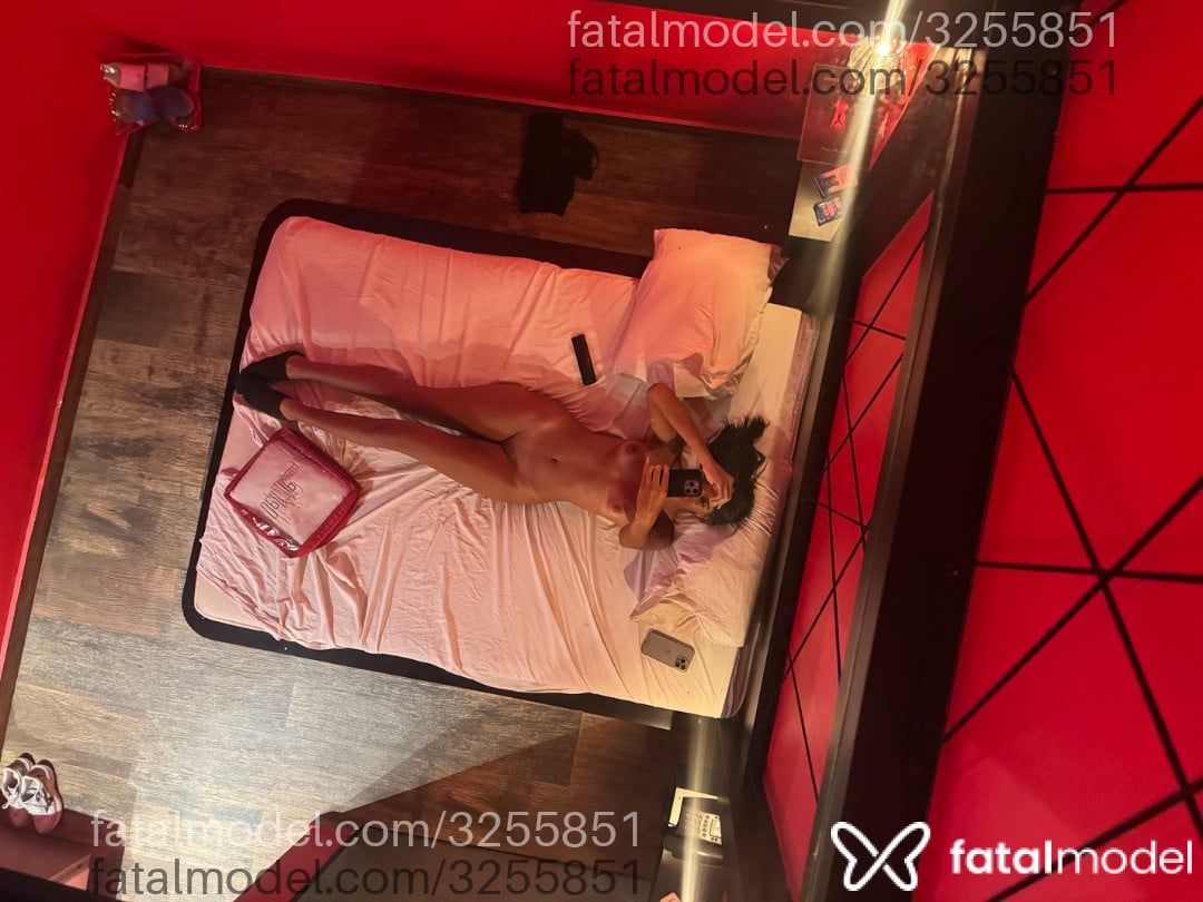 Acompanhante mulher com cabelo castanho de olhos pretos em São Paulo Acompanhante mulher com cabelo castanho de olhos pretos em São Paulo - Mel Salles