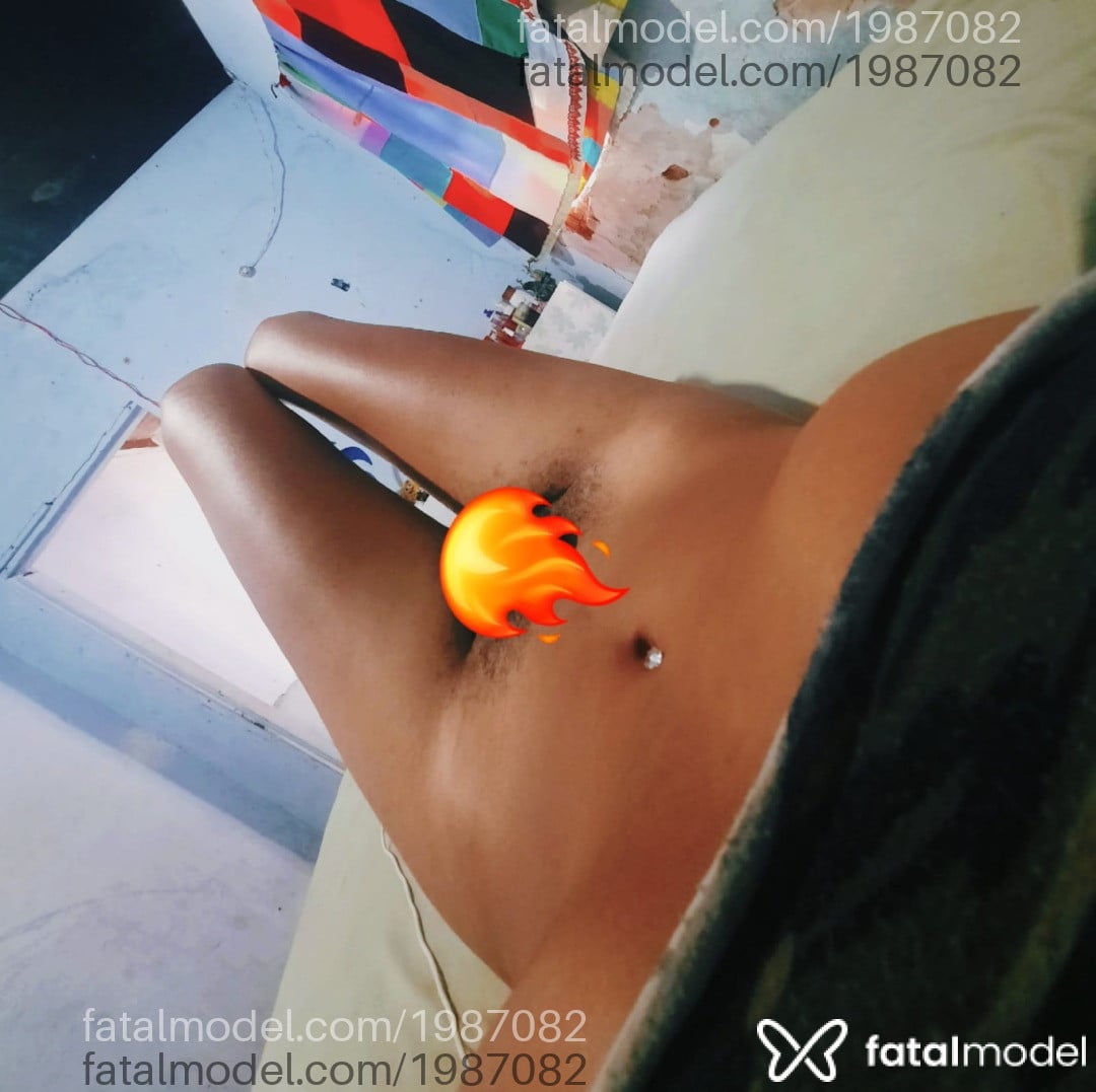 Acompanhante mulher trans com cabelo castanho de olhos castanhos em Virtual - Nathánny