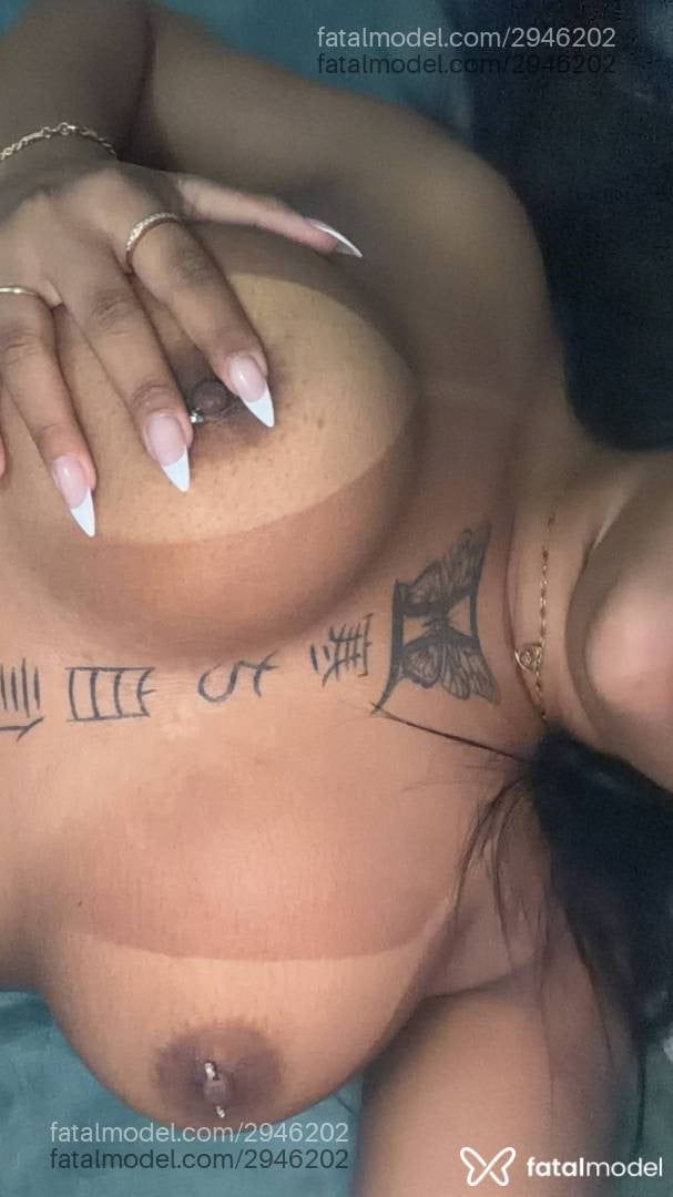 Acompanhante mulher morena (o) de olhos pretos - índiasfd