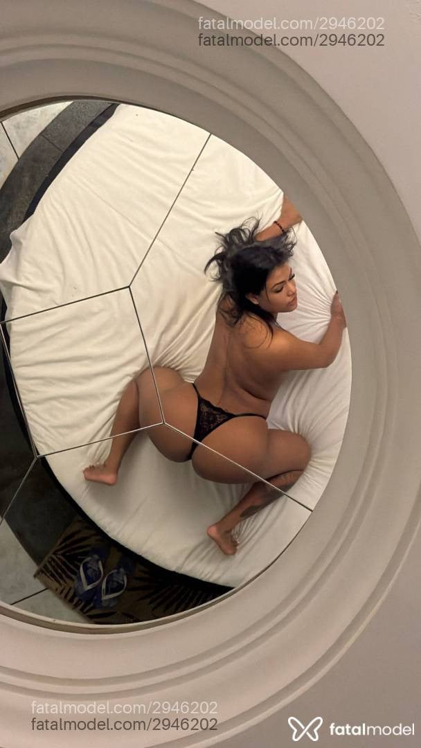 Acompanhante mulher morena (o) de olhos pretos - índiasfd
